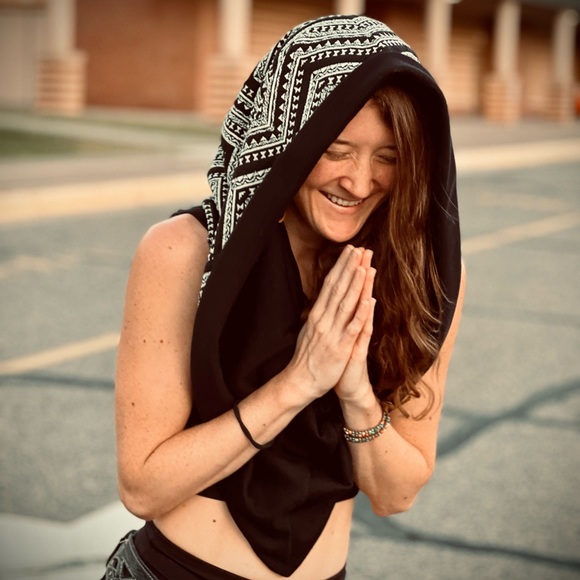 Meet your Posher, Cassandra - Picture 1 of 1